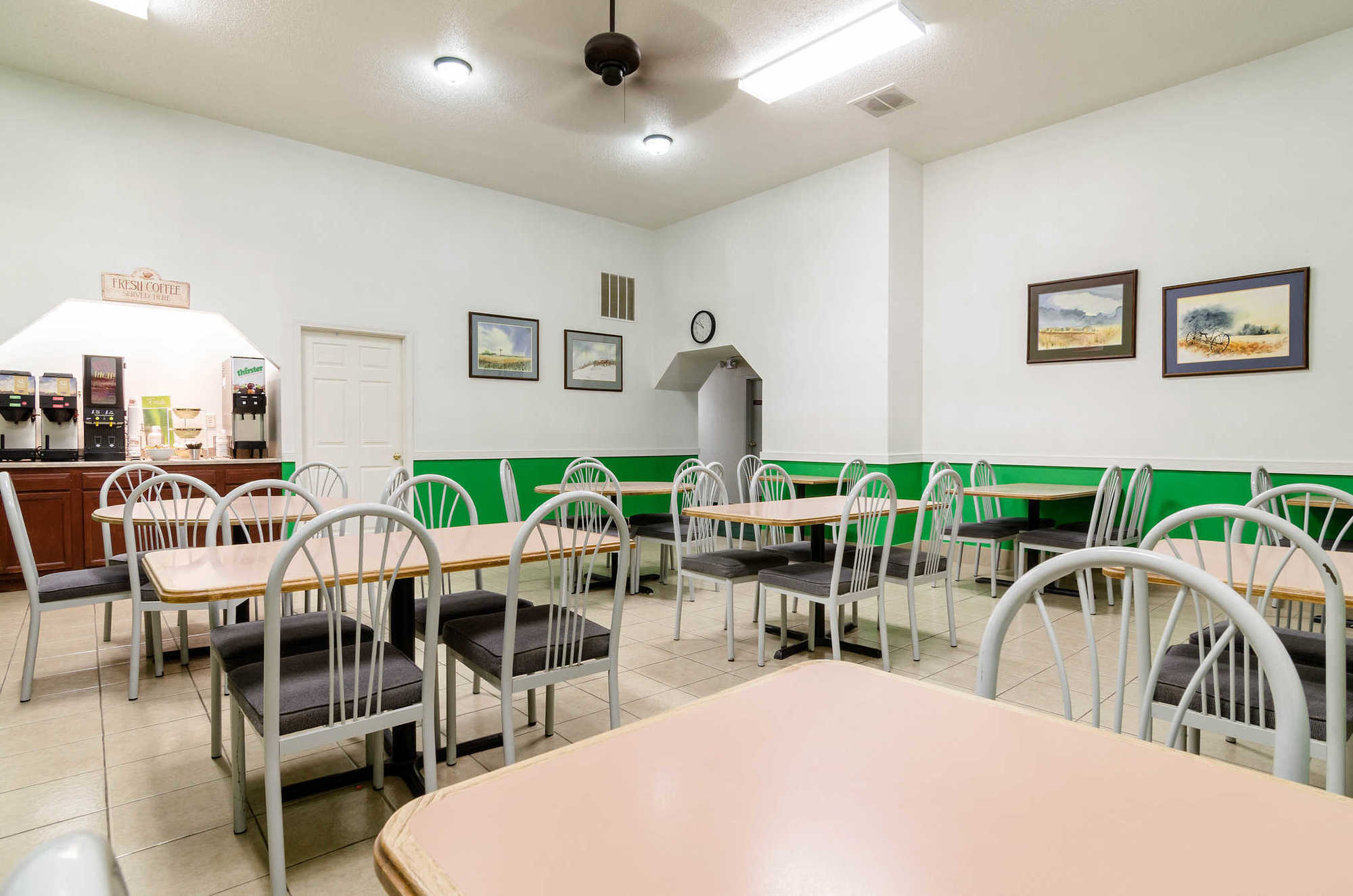 Colby Inn And Suites Facilities photo