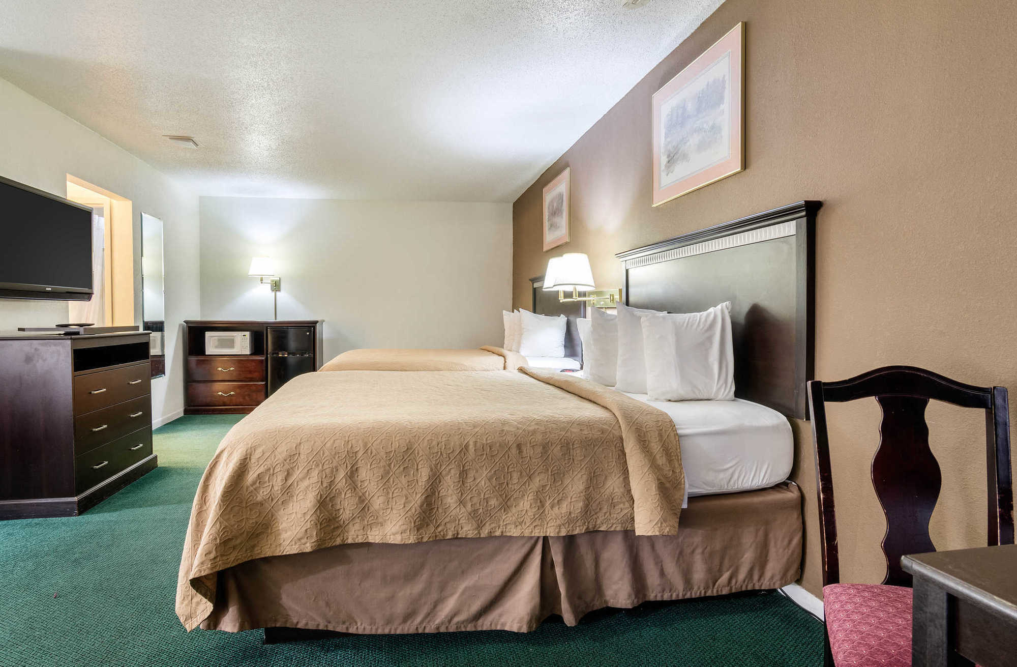 Colby Inn And Suites Room photo